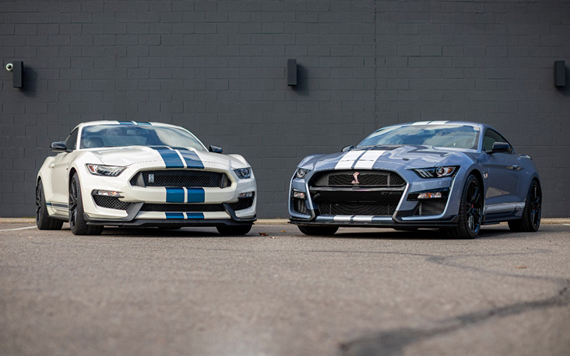 2022 mustang convertible green