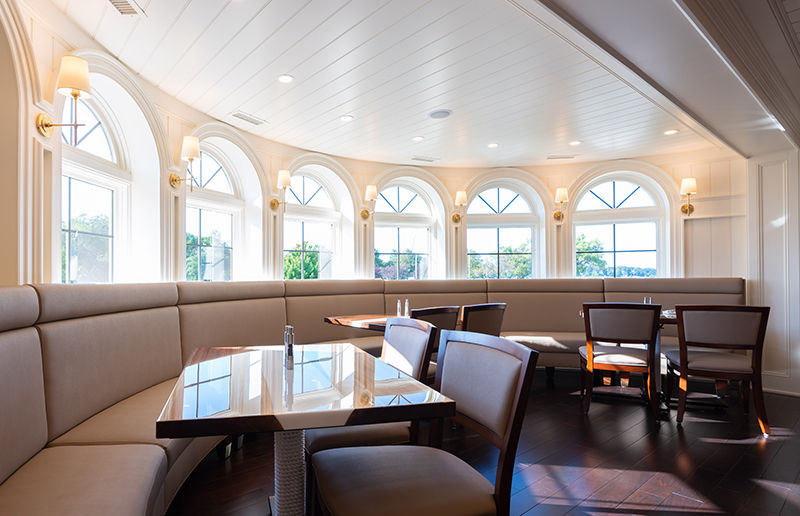 Prime Scene - As part of a renovation project, the Grosse Pointe Yacht Club transformed its Spinnaker Room into a well-appointed steakhouse. // Courtesy of John F. Martin